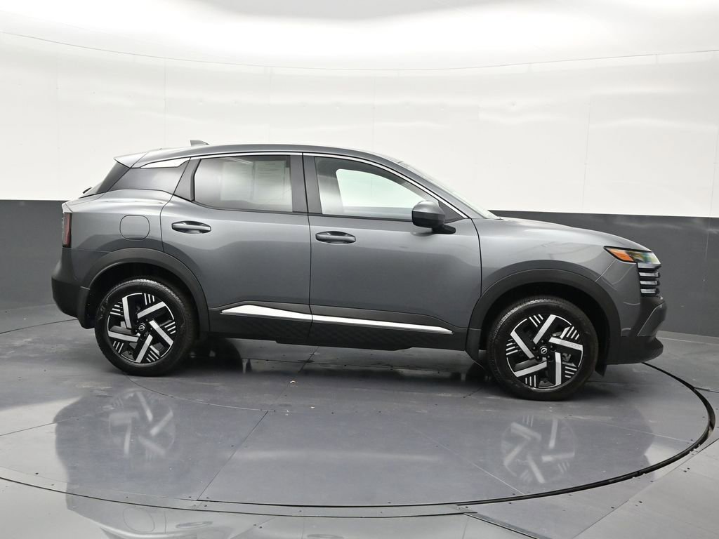 Used 2025 Nissan Kicks SV image 7