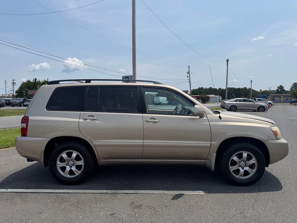 Used 2004 Toyota Highlander 2WD image 2