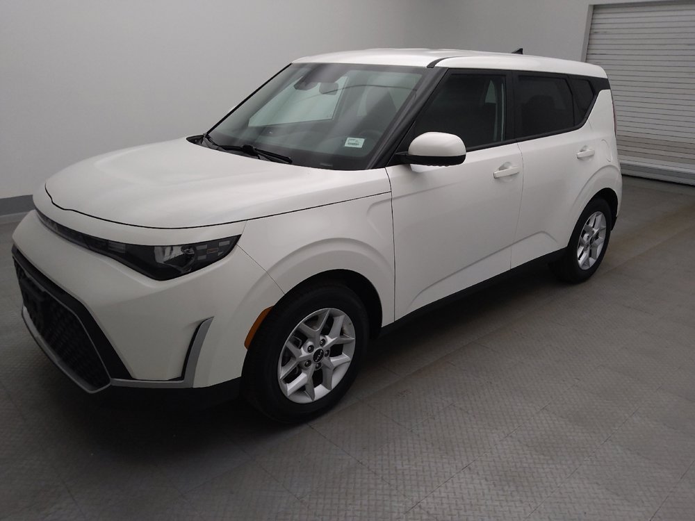 Used 2025 Kia Soul S FWD image 2