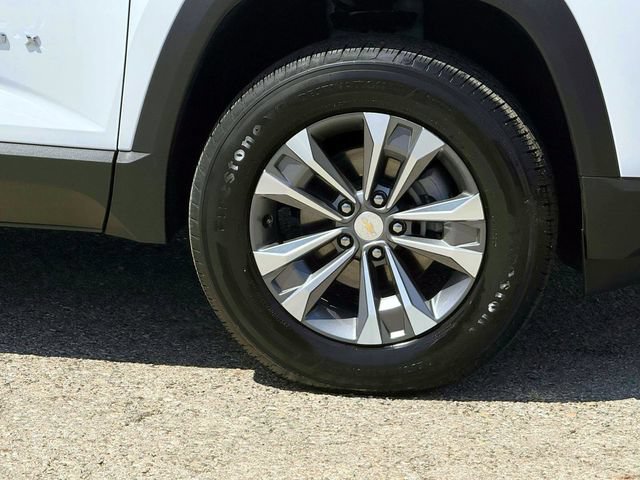 Used 2026 Chevrolet Equinox LT FWD image 9