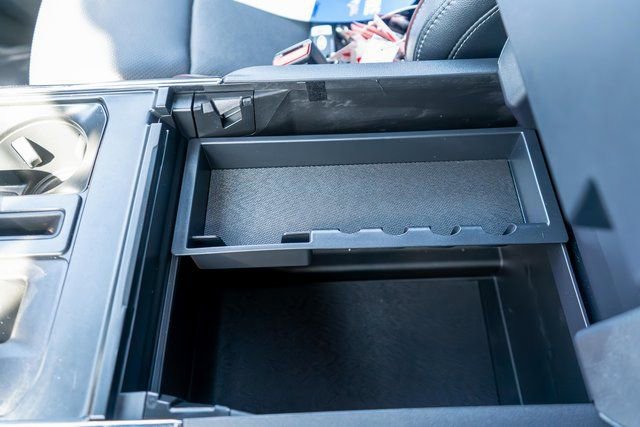 Used 2023 Ford F150 Lariat w/ Equipment Group 502A High image 39