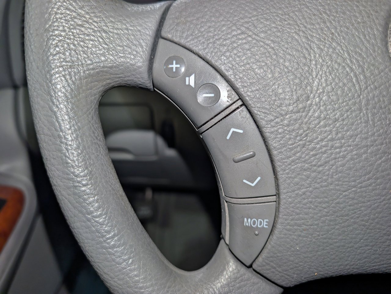 Used 2005 Toyota Camry XLE FWD image 41