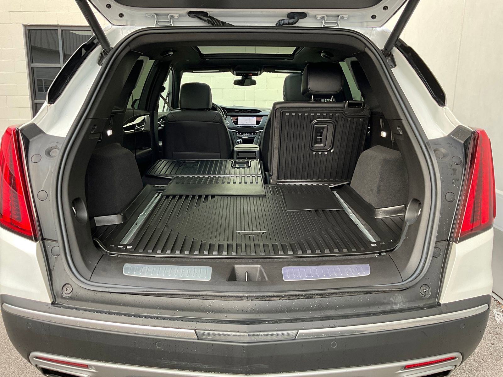 Used 2022 Cadillac XT5 Premium Luxury w/ LPO, Floor Liner Package image 30
