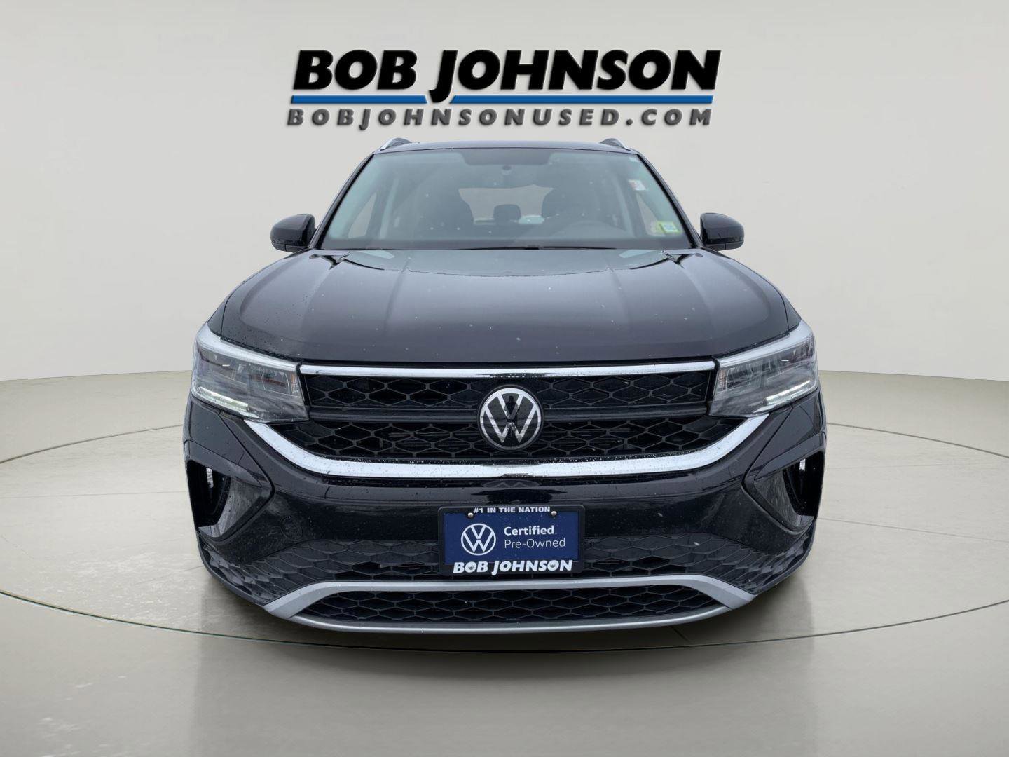 Used 2022 Volkswagen Taos SE w/ Panoramic Sunroof Package image 3