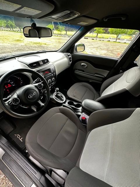 Used 2016 Kia Soul FWD image 12