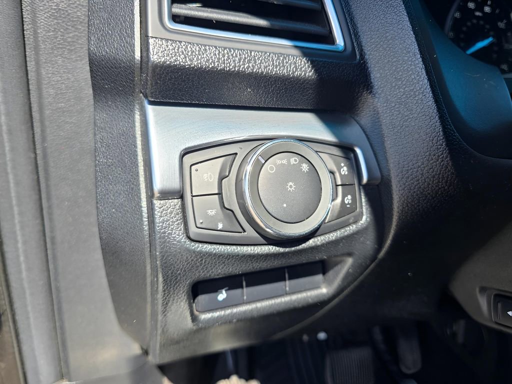 Used 2016 Ford Explorer Limited image 22
