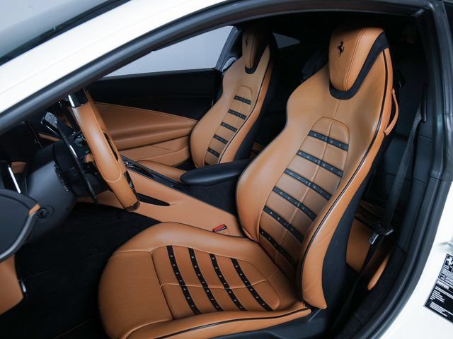 Used 2022 Ferrari Roma RWD image 5