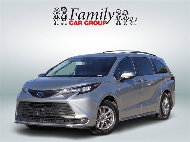 Used 2025 Toyota Sienna XLE