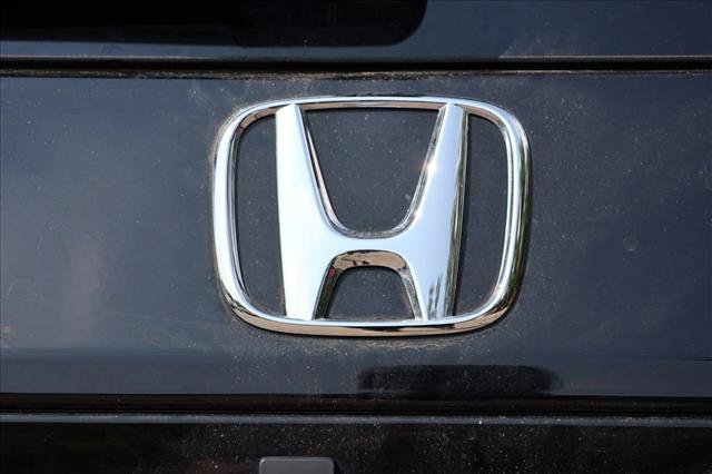 Used 2025 Honda Pilot Touring image 13
