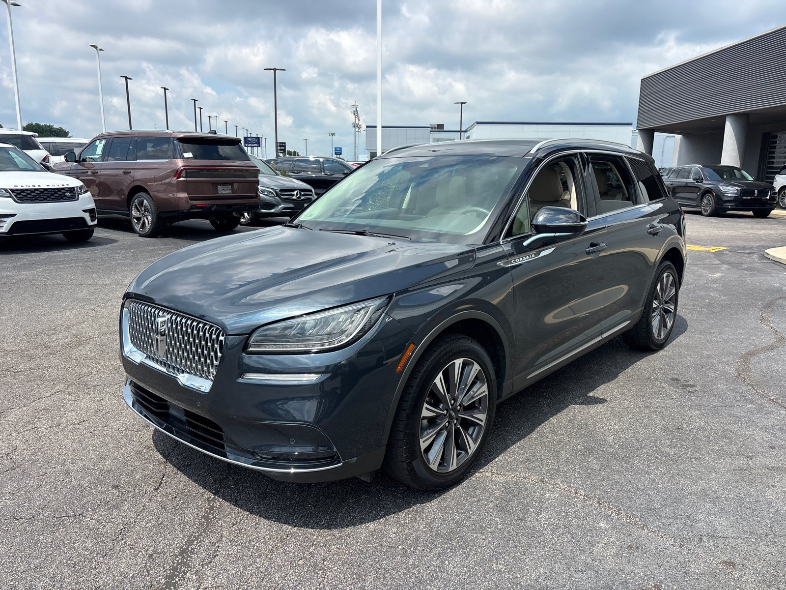 Certified 2020 Lincoln Corsair Reserve w/ Equipment Group 201A AWD/4WD image 3