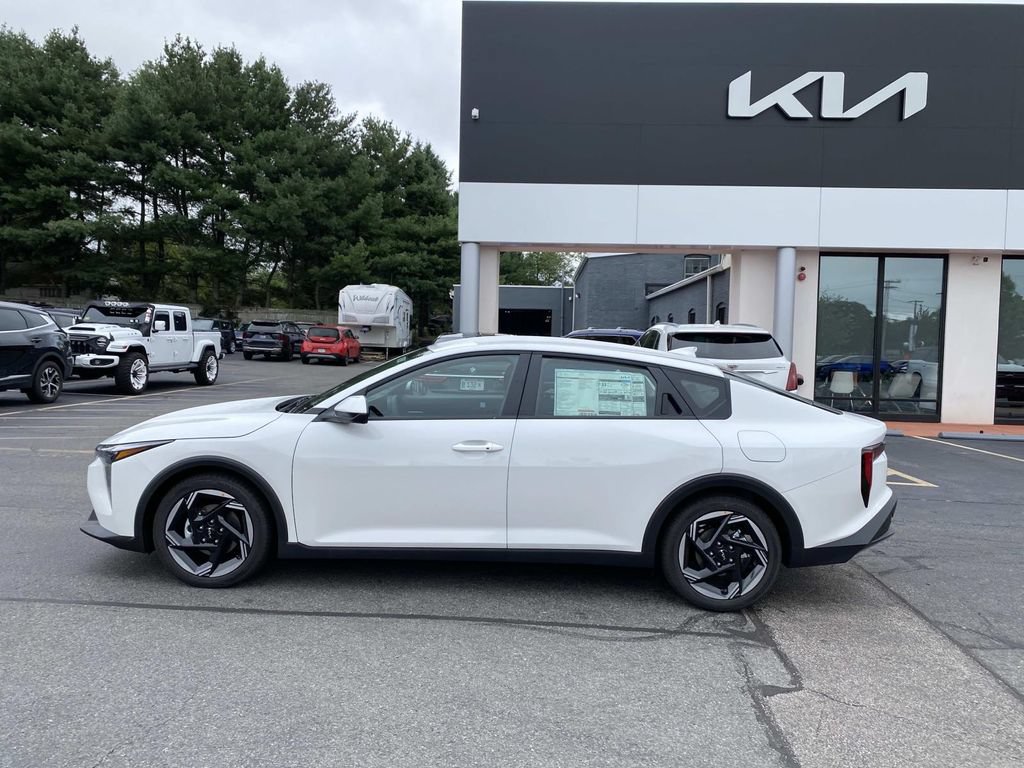 New 2026 Kia K4 EX FWD image 2