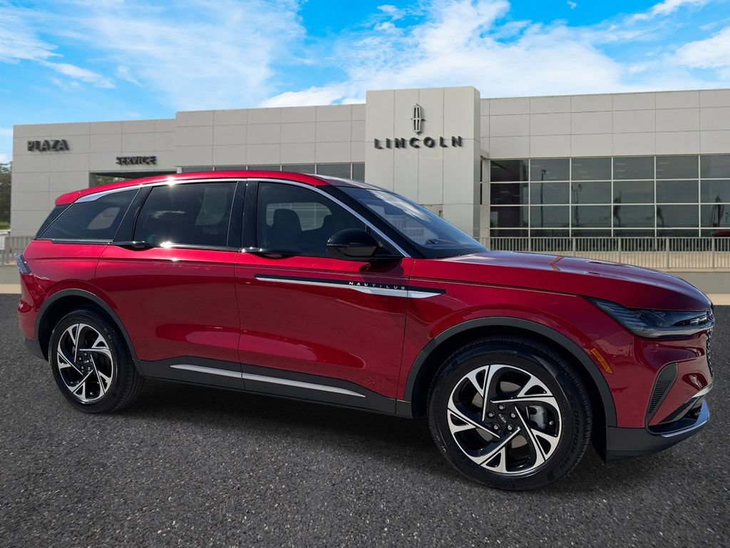 Certified 2026 Lincoln Nautilus Premier AWD/4WD image 1