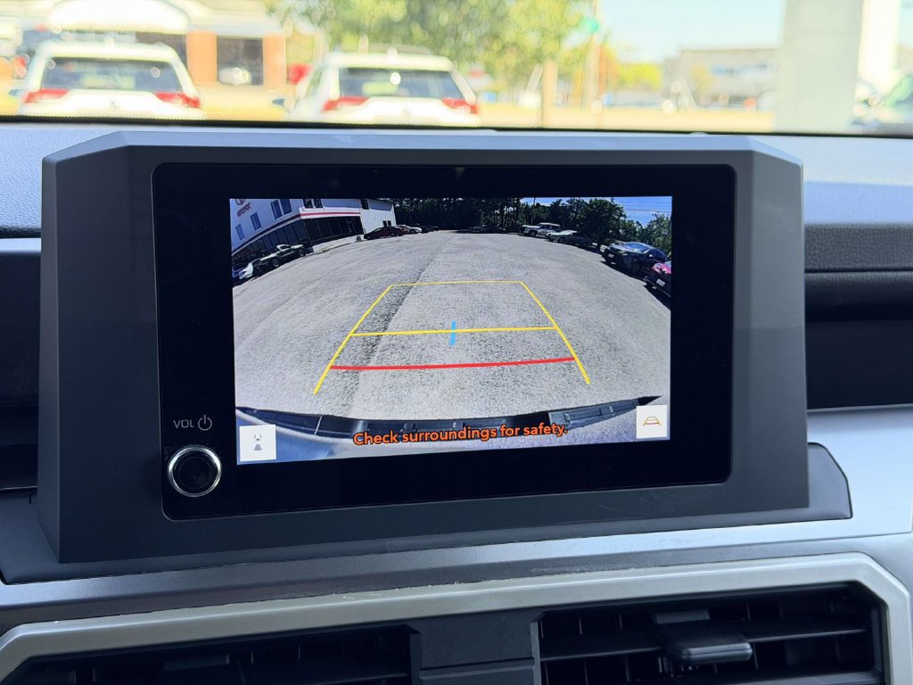 Certified 2025 Toyota Tacoma SR5 AWD/4WD image 4