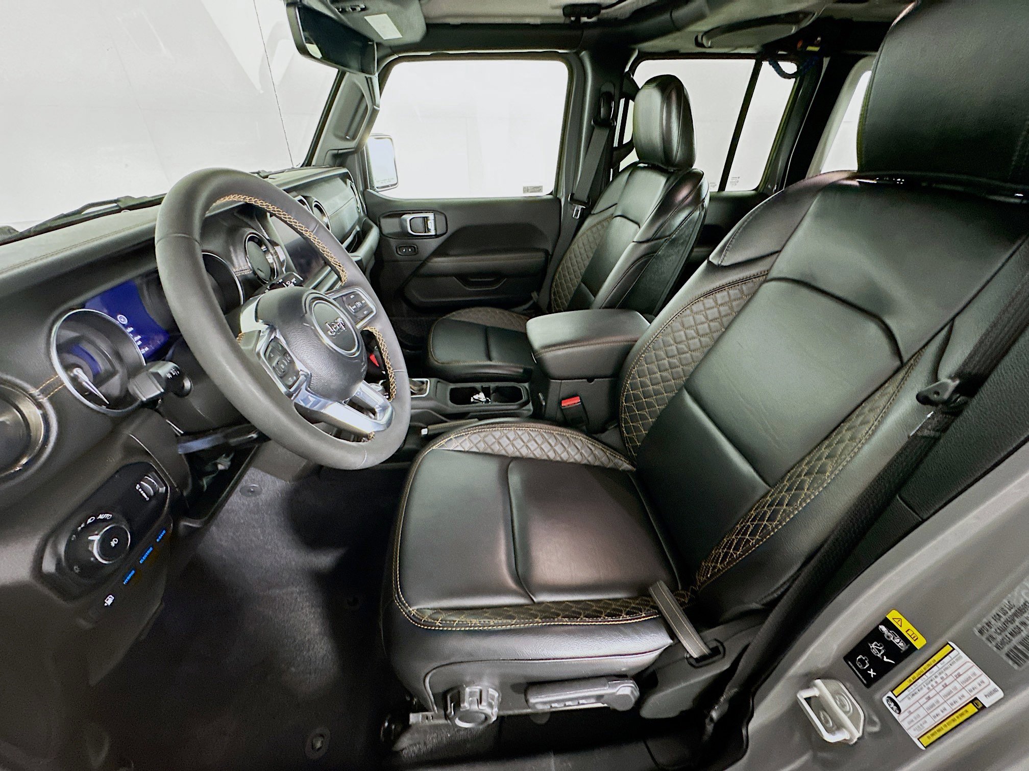 Used 2023 Jeep Wrangler Unlimited Sahara image 13