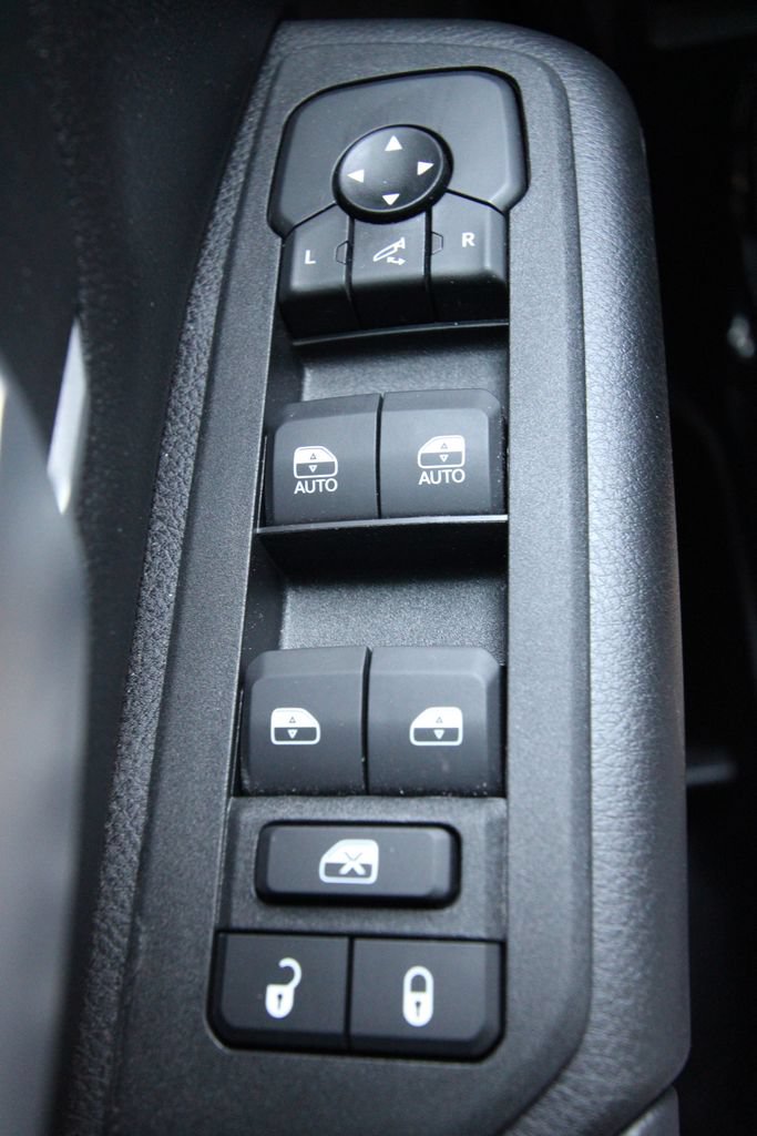 Used 2025 RAM 1500 Big Horn AWD/4WD image 22