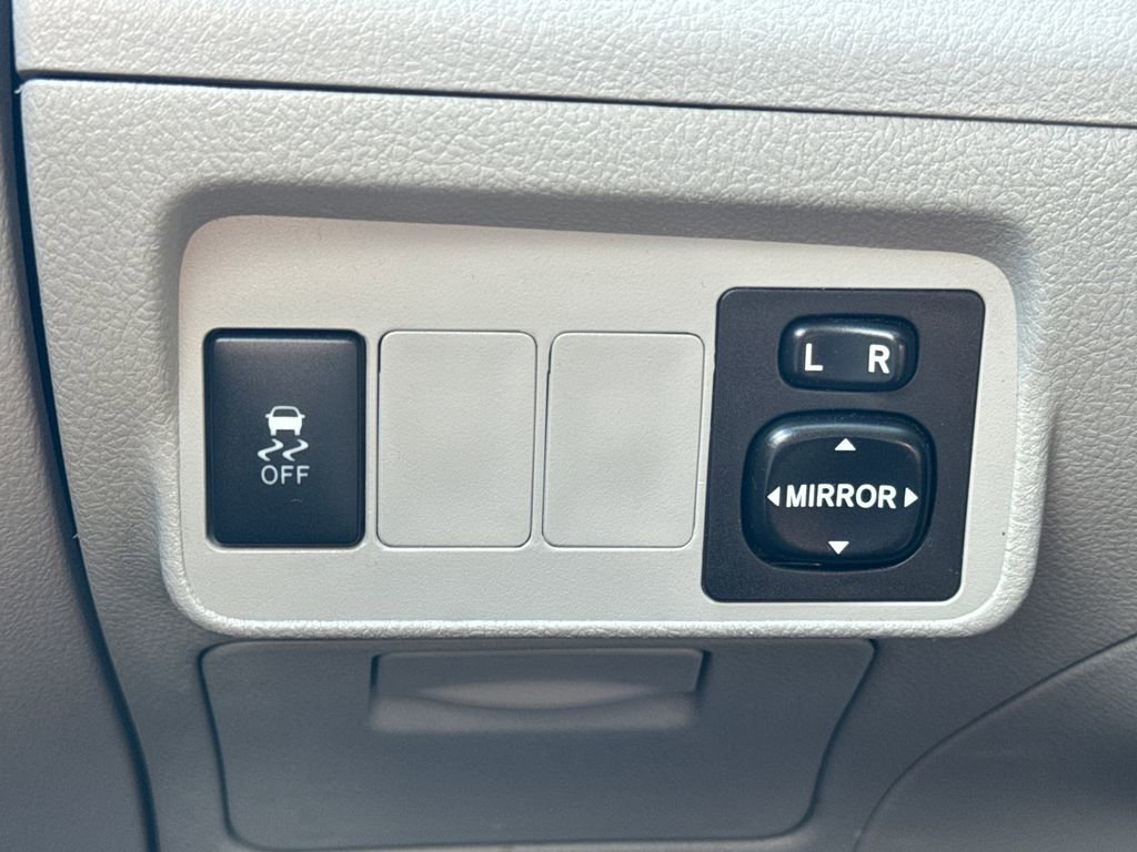 Used 2012 Toyota Corolla LE w/ Premium Pkg FWD image 31