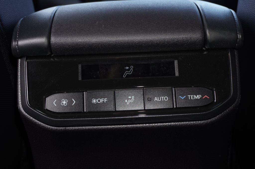 New 2026 Toyota Highlander XLE image 11