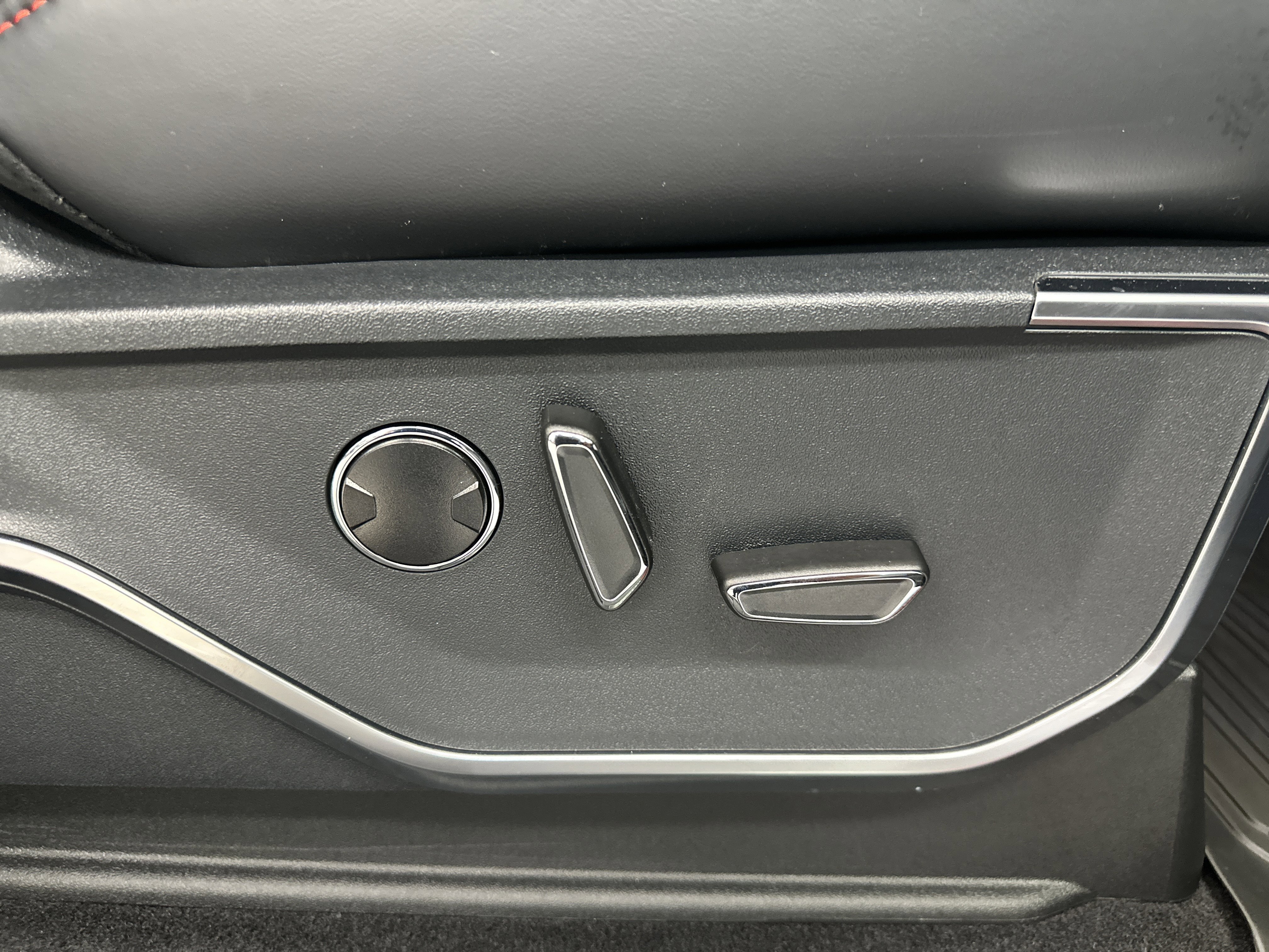 Used 2025 Ford F150 Raptor image 25