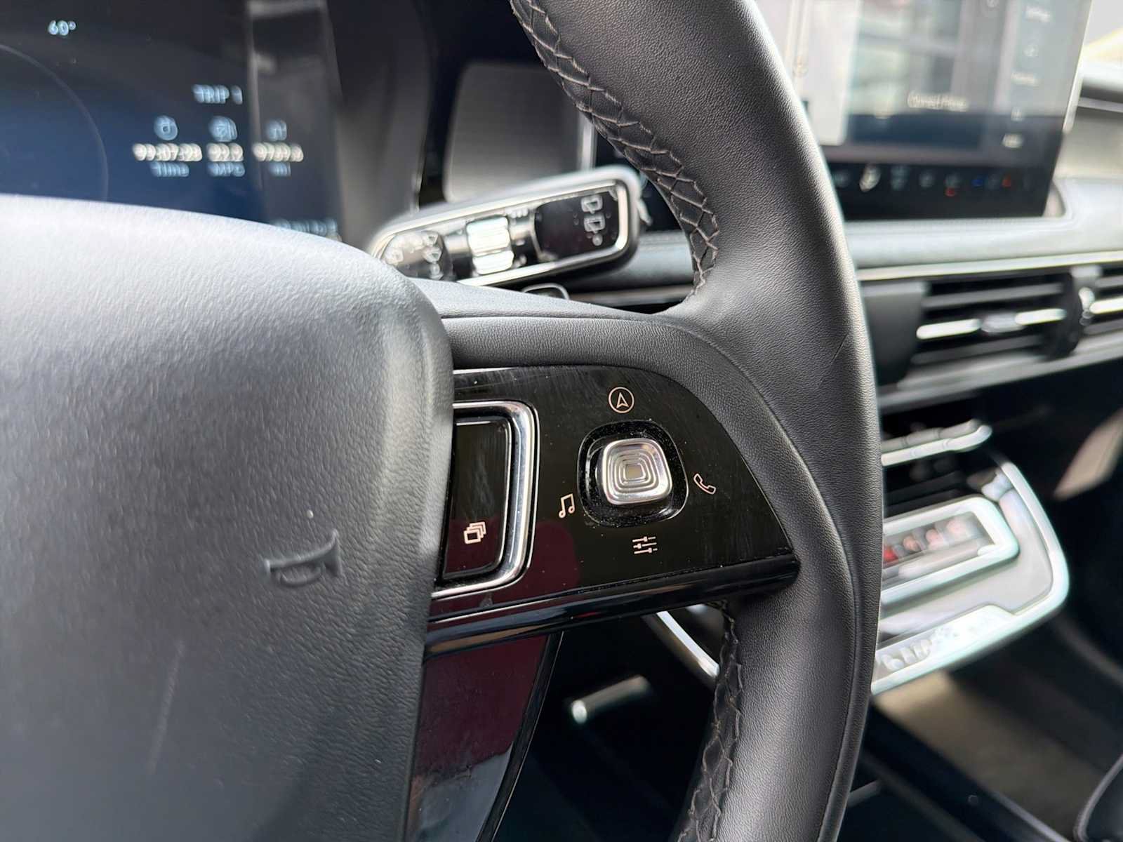 Used 2023 Lincoln Corsair FWD image 24