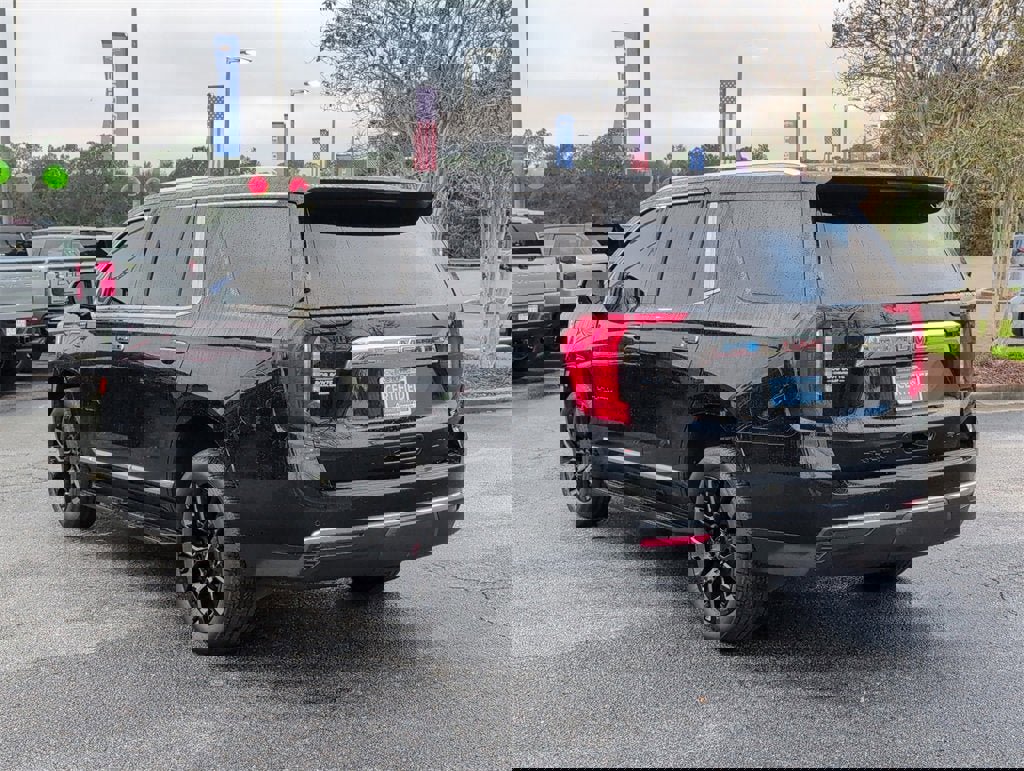 Certified 2023 GMC Yukon SLT w/ SLT Premium Package image 5