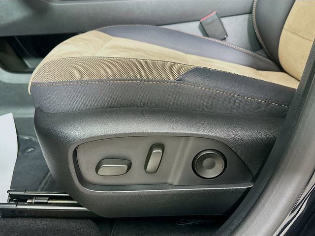 Used 2025 Chevrolet Equinox ACTIV w/ Safety and Technology Package image 20