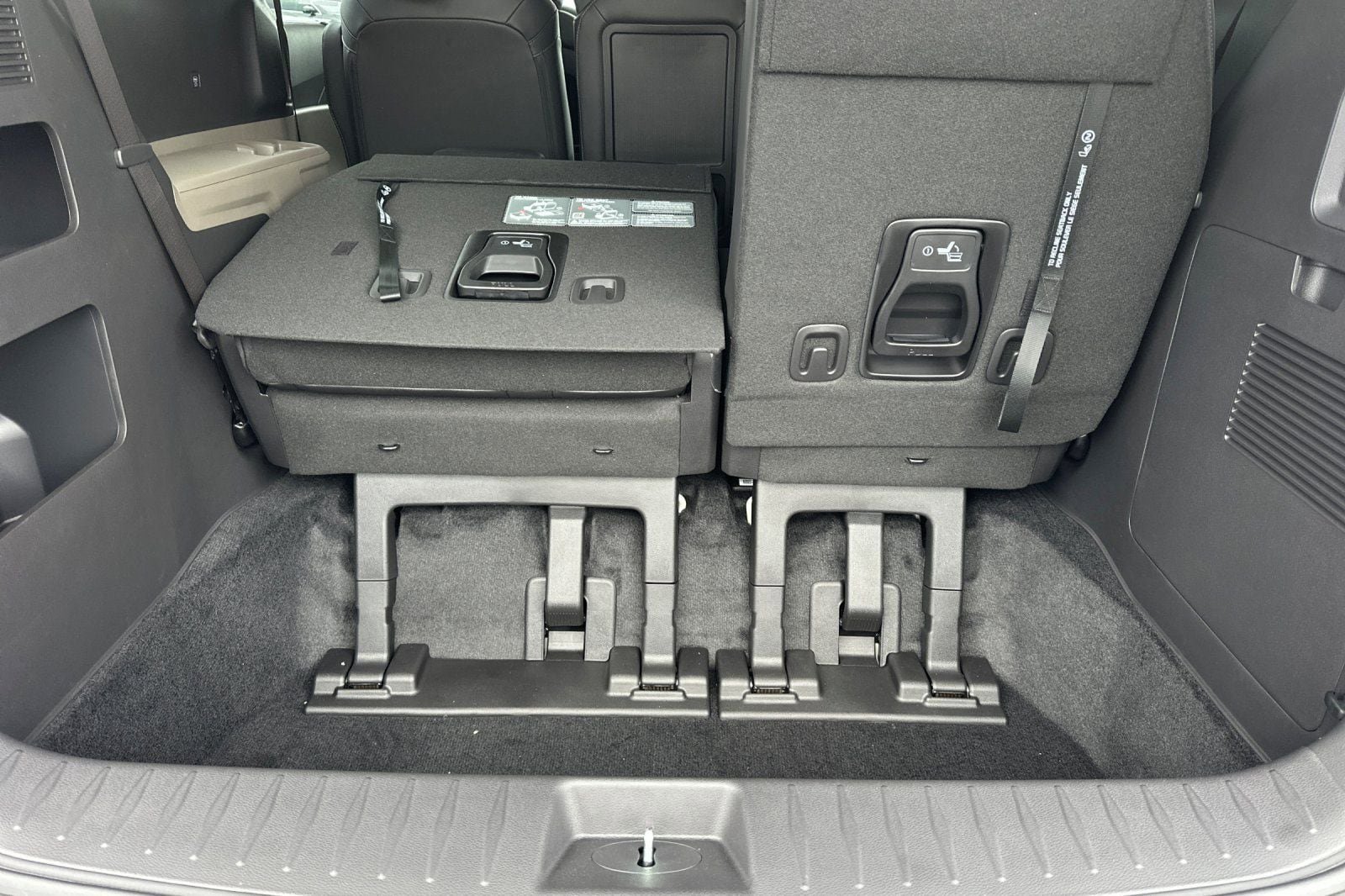 New 2026 Kia Carnival EX FWD image 16