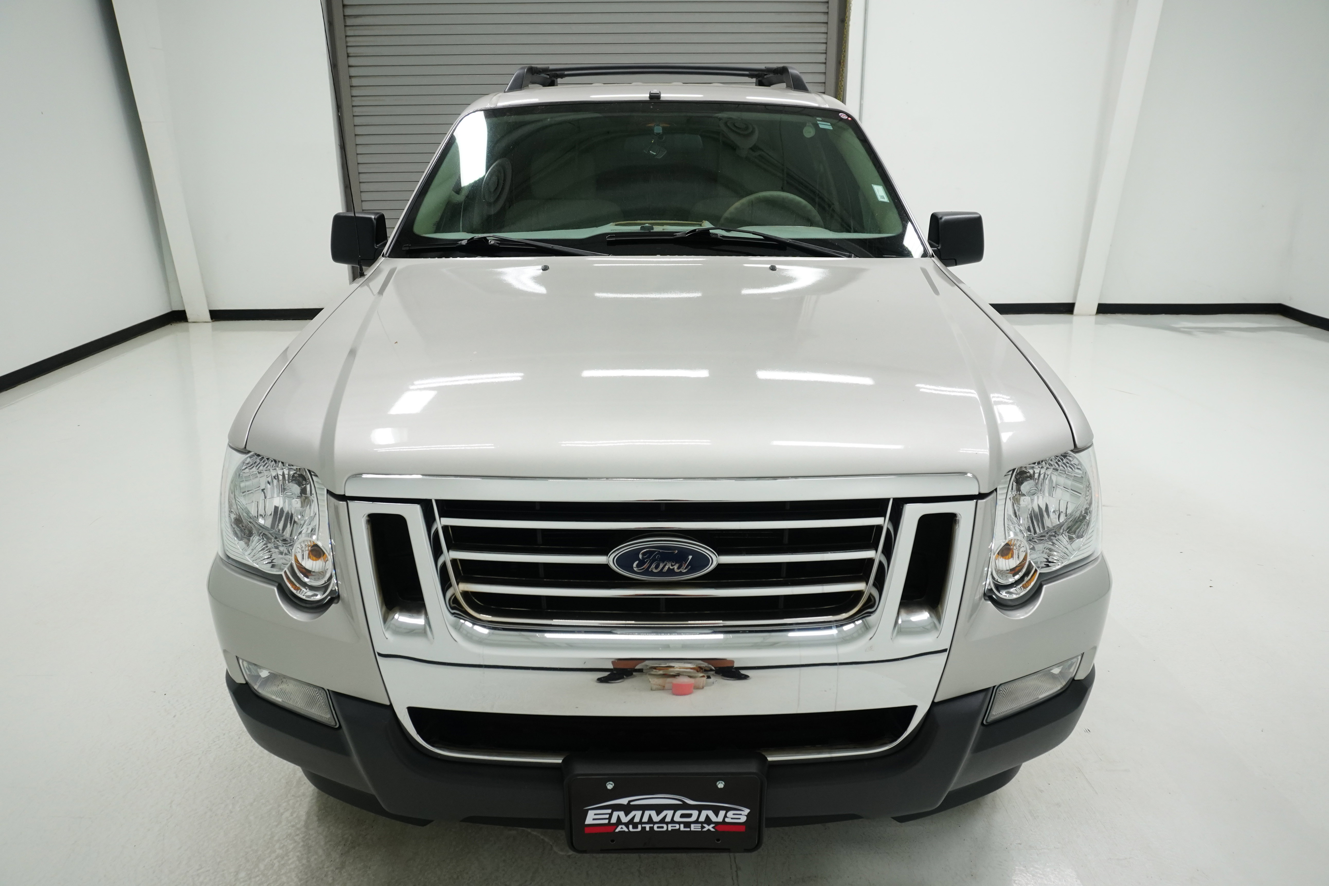 Used 2007 Ford Explorer Sport Trac XLT image 2