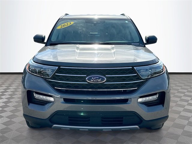 Used 2023 Ford Explorer XLT w/ Equipment Group 202A image 2
