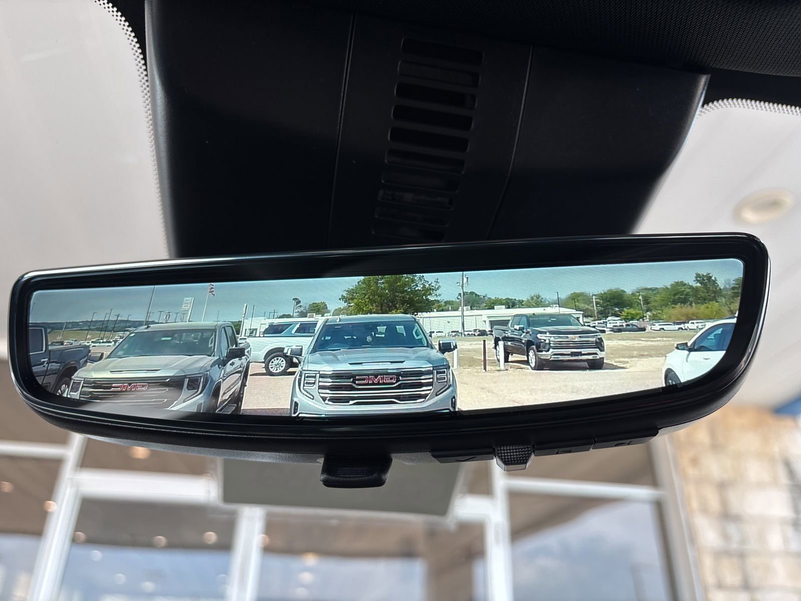 New 2026 Chevrolet Traverse LT image 35