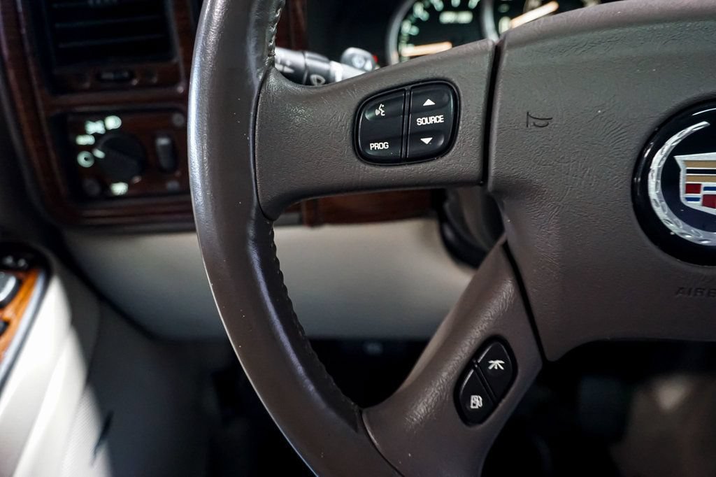 Used 2004 Cadillac Escalade EXT AWD/4WD image 37