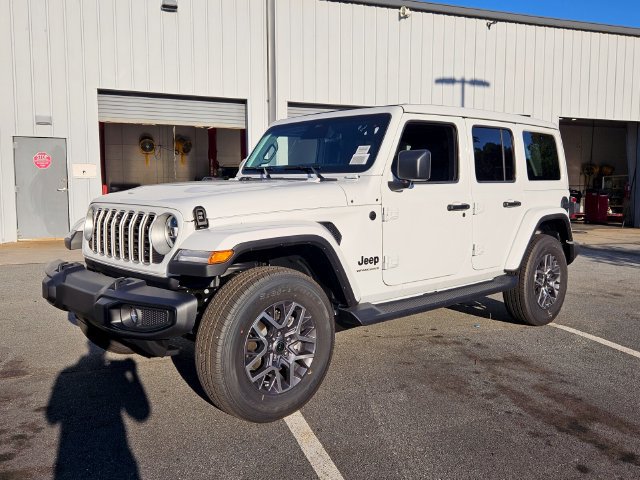 New 2026 Jeep Wrangler Unlimited Sahara AWD/4WD image 3