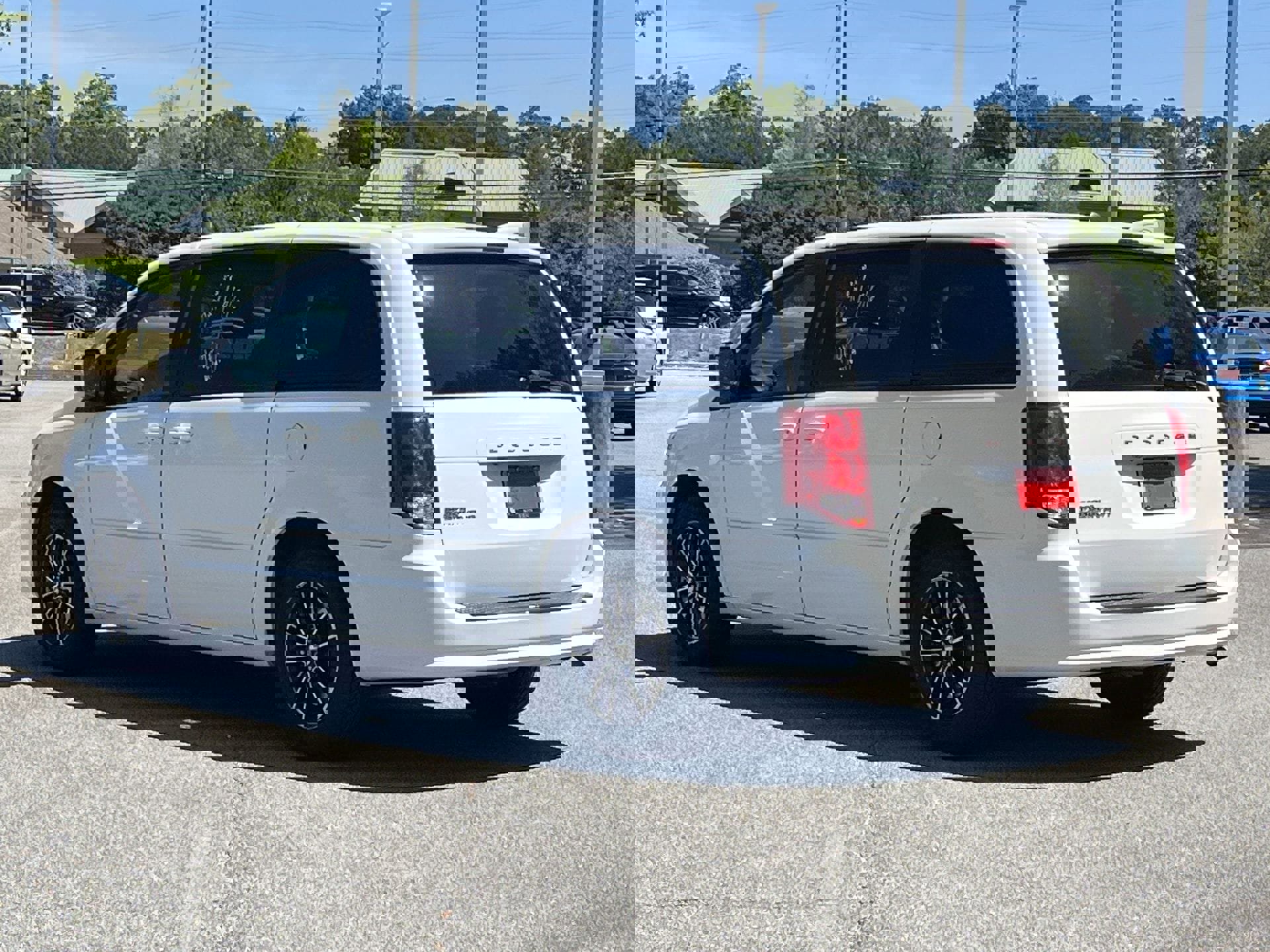 Used 2015 Dodge Grand Caravan SE w/ Quick Order Package 29E SE image 1