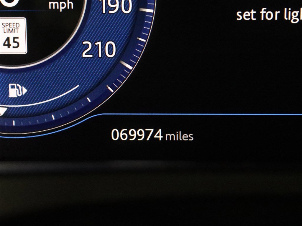 Used 2020 Jaguar F-PACE SVR image 24