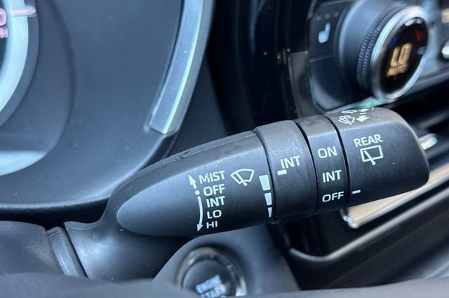 Used 2023 Toyota Highlander XLE FWD image 40