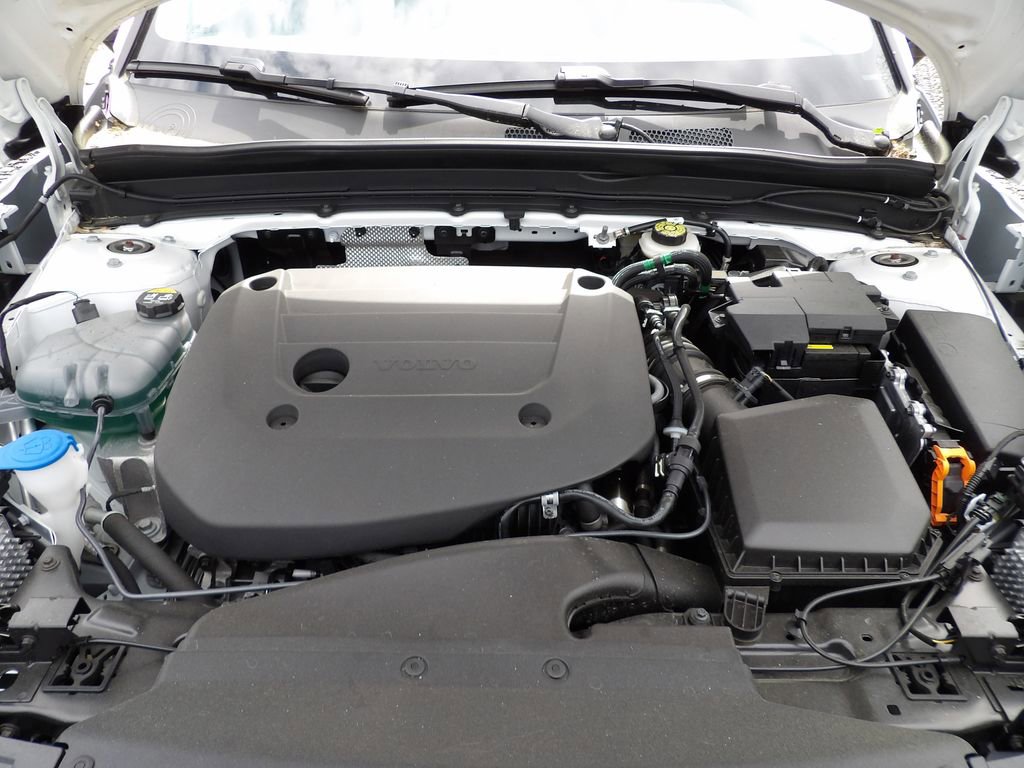 New 2025 Volvo XC40 B5 Ultra w/ Climate Package image 27