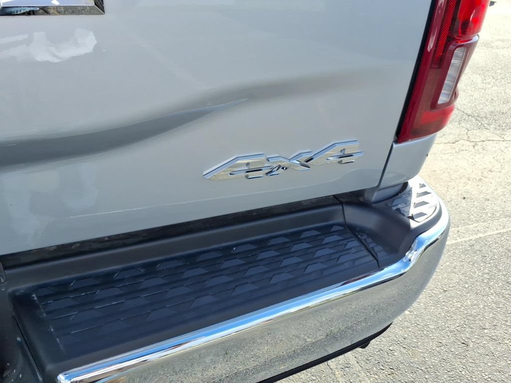 New 2026 RAM 2500 Big Horn AWD/4WD image 5