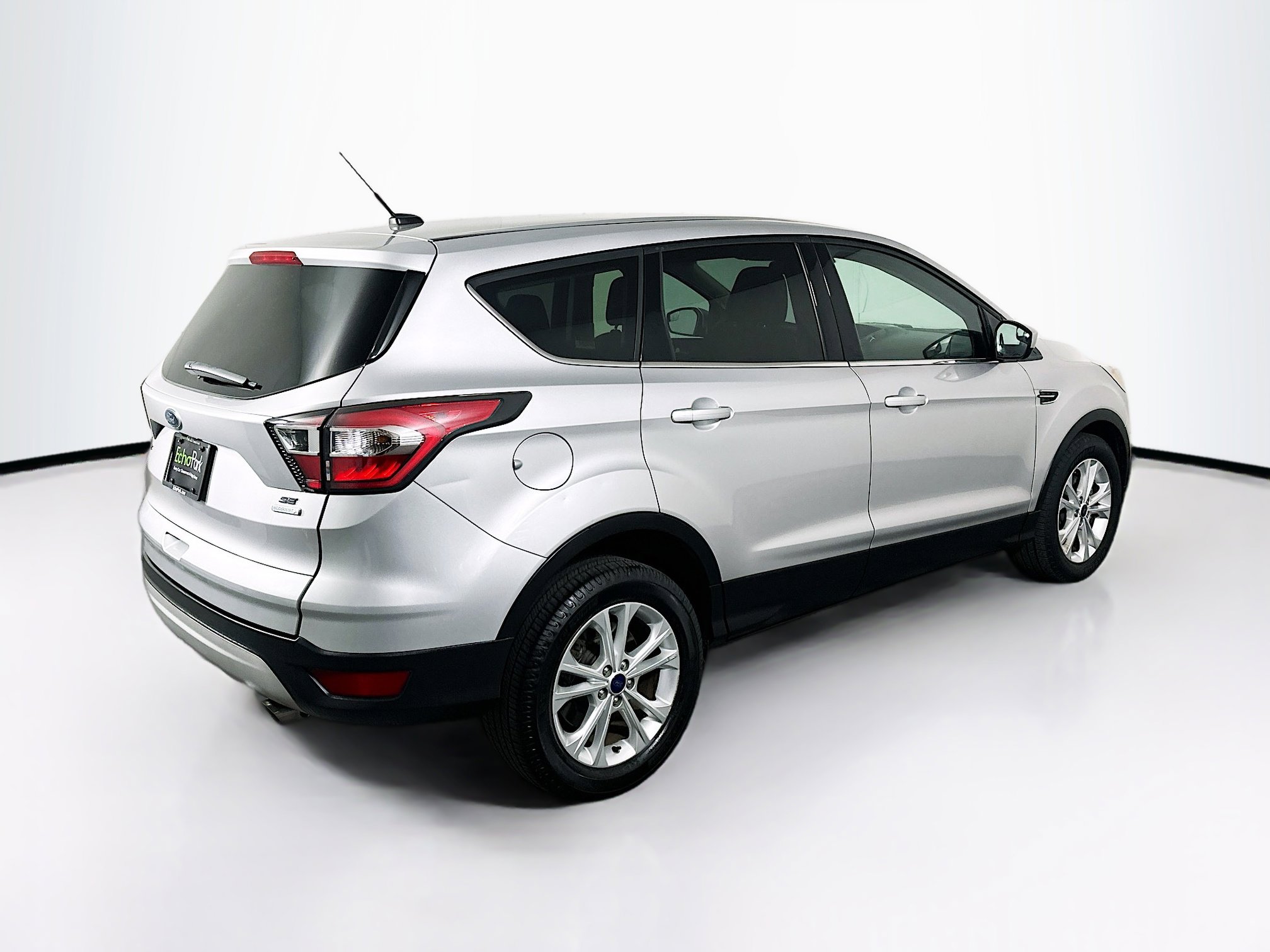 Used 2017 Ford Escape SE FWD image 9