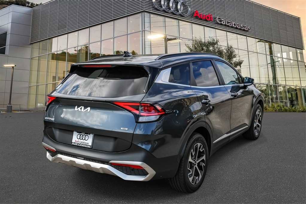 Used 2023 Kia Sportage EX w/ EX Premium Package image 4