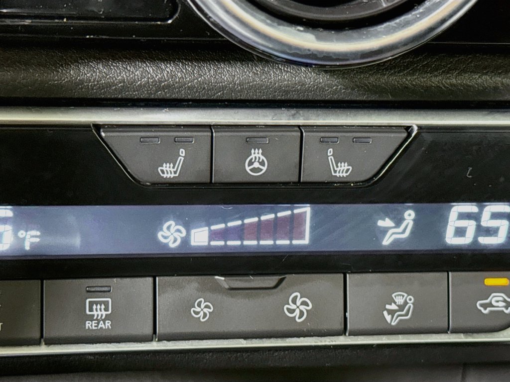 Used 2023 Nissan Sentra SR w/ SR Premium Package FWD image 13
