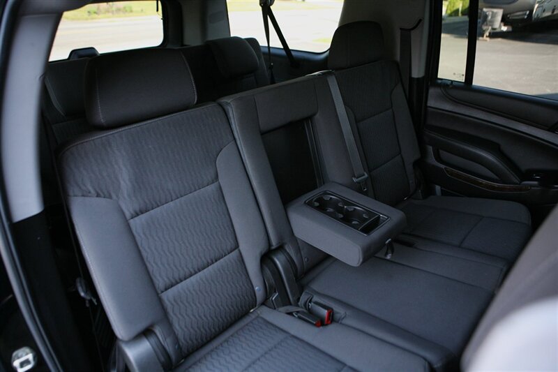 Used 2020 Chevrolet Suburban LS RWD image 18