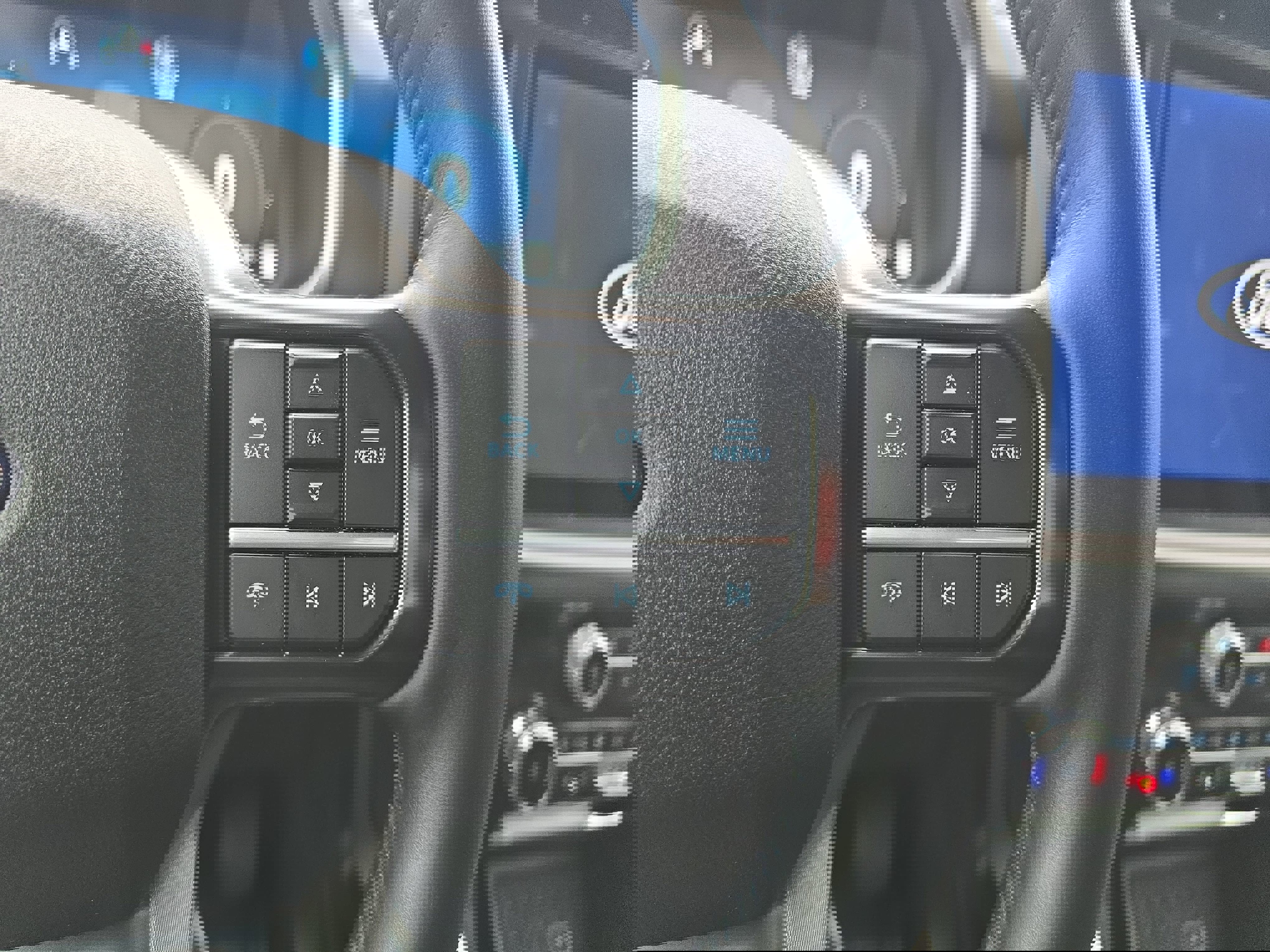 Used 2025 Ford F150 Platinum w/ FX4 Off-Road Package image 17