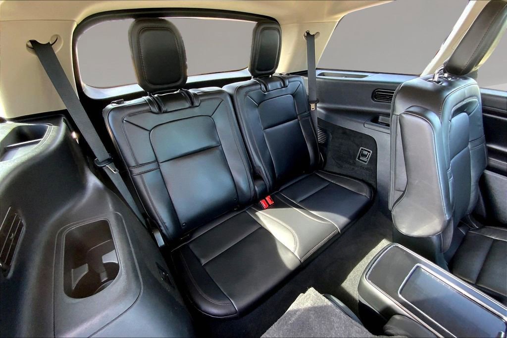 Used 2023 Lincoln Aviator Reserve w/ Equipment Group 201A image 26
