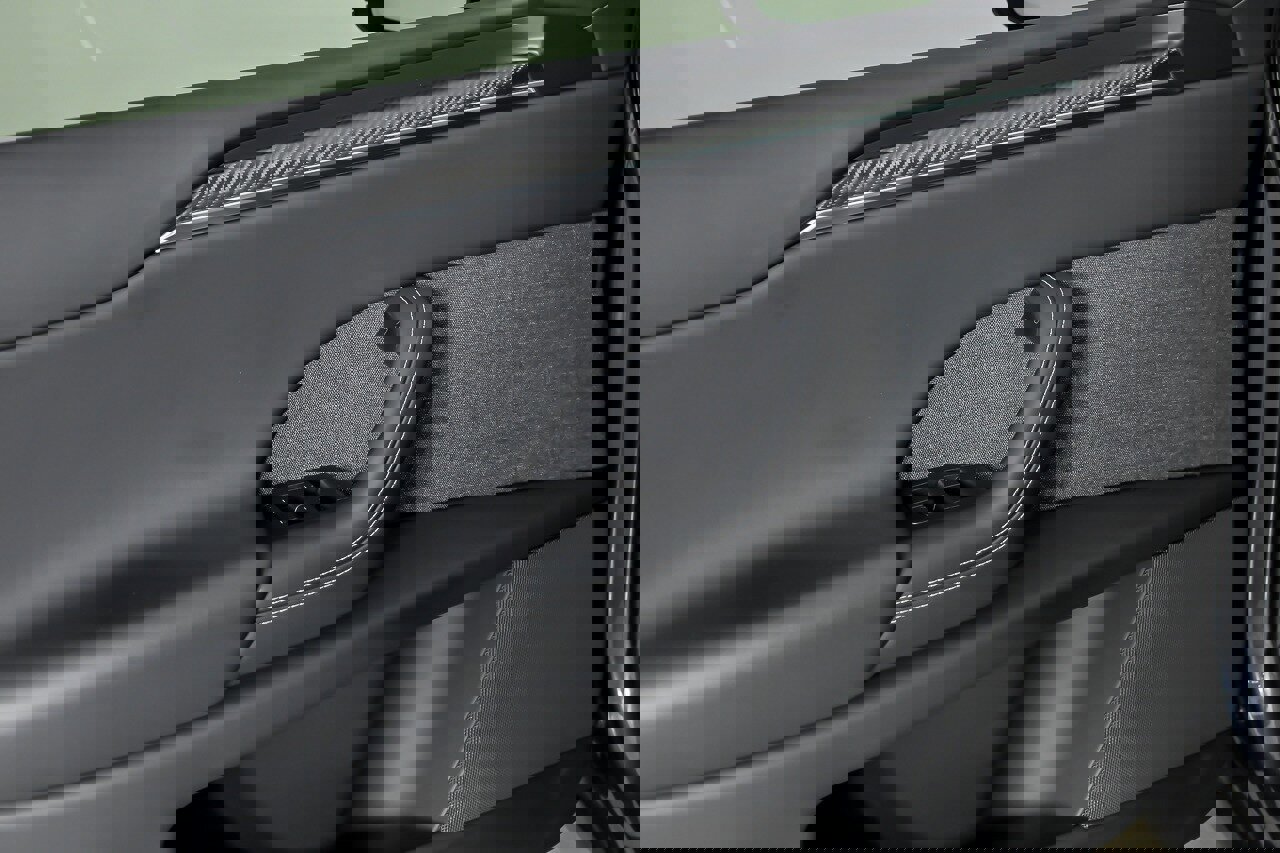 Used 2022 Tesla Model X Plaid image 17