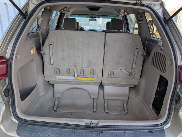 Used 2004 Toyota Sienna CE image 24