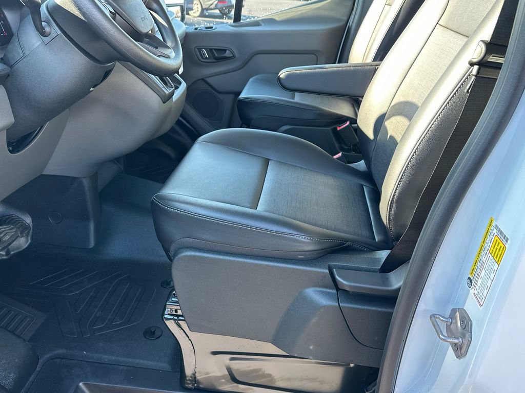 New 2026 Ford Transit 250 148 Medium Roof image 7