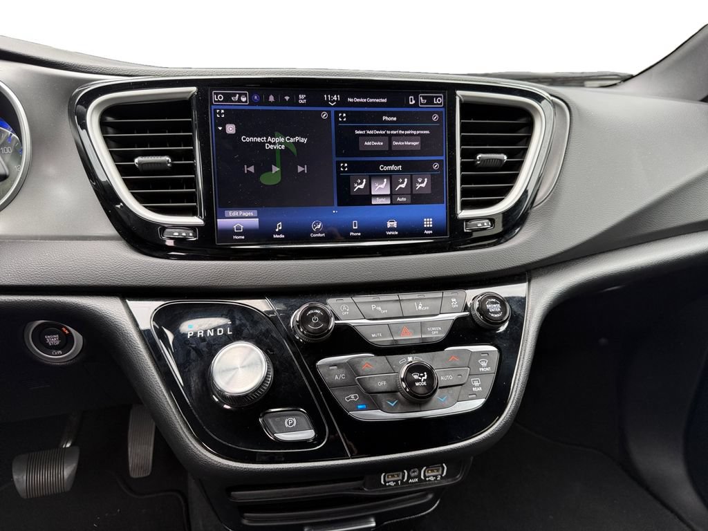 Used 2025 Chrysler Pacifica Select FWD image 11