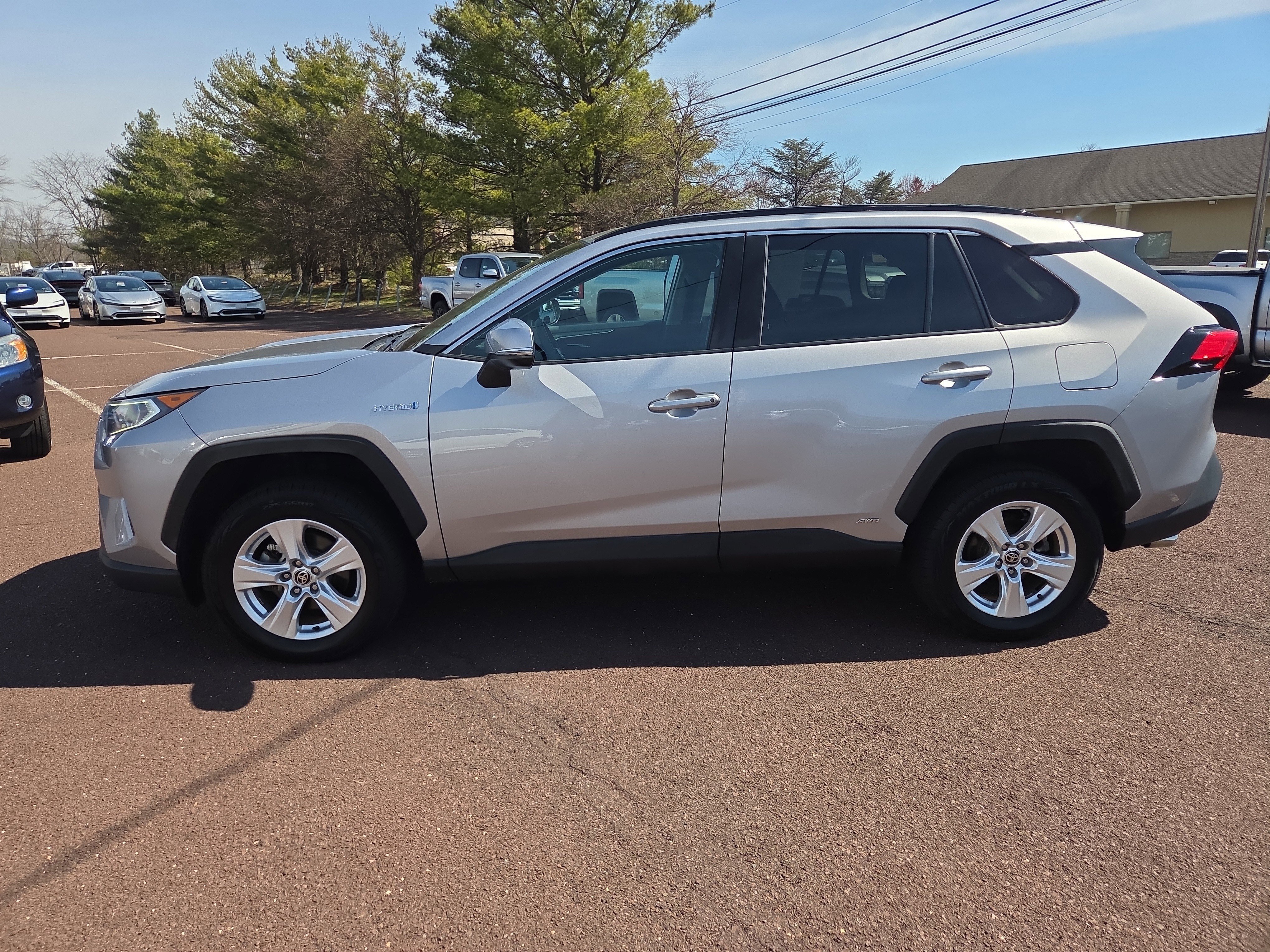 Certified 2021 Toyota RAV4 XLE w/ Convenience Package image 6