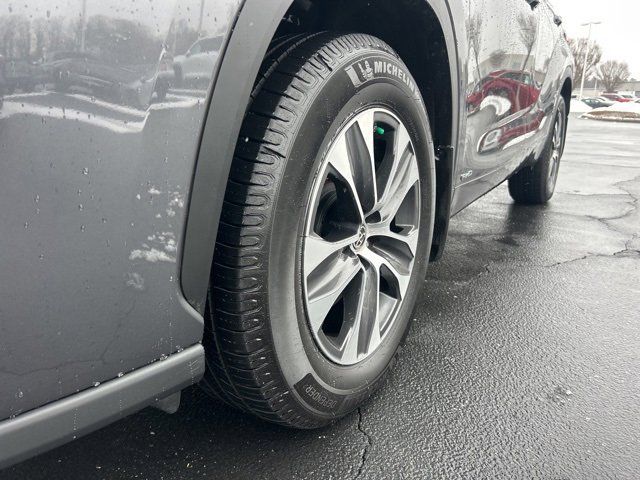 Used 2023 Toyota Highlander XLE image 12