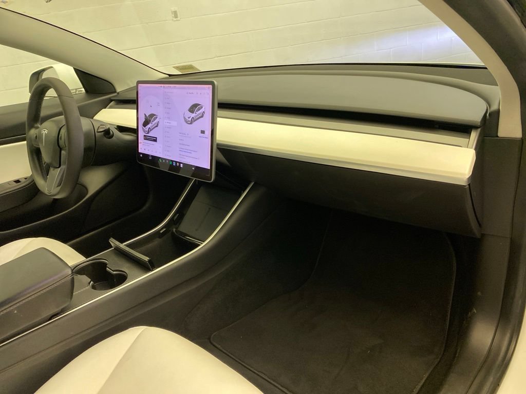 Used 2020 Tesla Model 3 Standard Range Plus RWD image 23