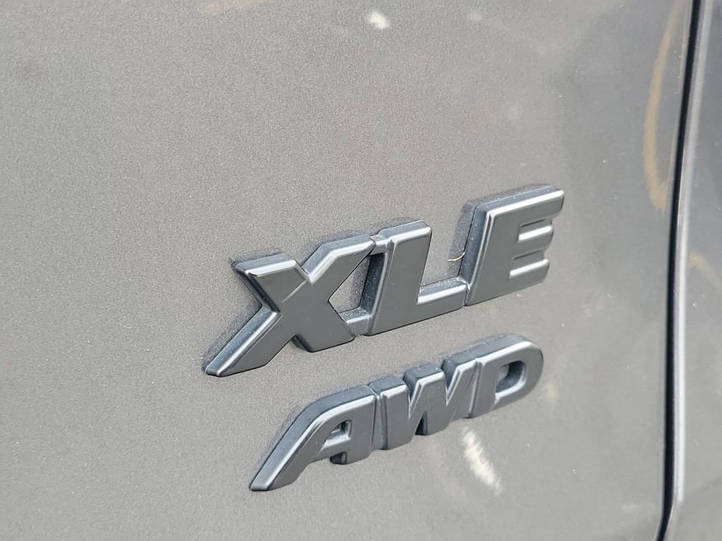 Used 2023 Toyota RAV4 XLE Premium image 12